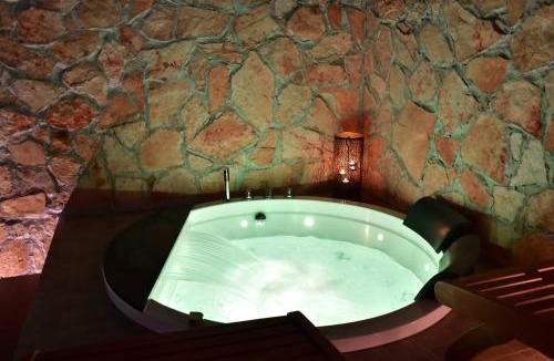 Rosolini House | SPA ROOM SICILIA - Intera casa con spa privata Jacuzzi Sauna Bagno di Vapore ad uso illimitato