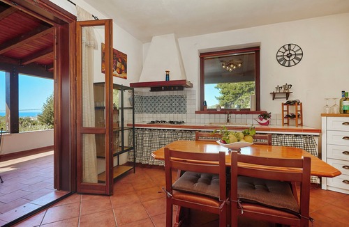 Castellammare del Golfo Villa | Spacious 5-bedroom villa in wonderful Sicilia with WiFi+private pool+ocean view