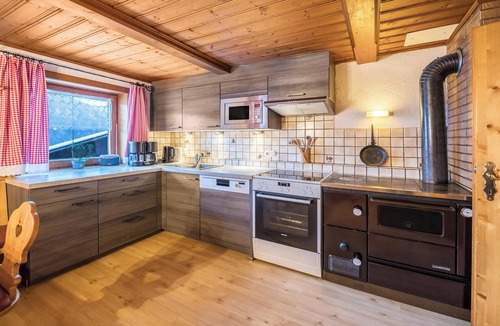 Hippach-Schwendberg Apartment | Spacious Apartment in Alpine Chalet Bergprinzessin with Mountain View