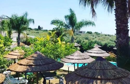 Pozzallo Apartment | Spacious apartment in Pozzallo, sea view, shared pool