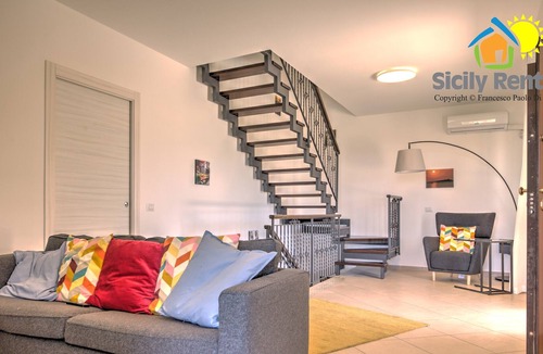 Capaci Villa | Spacious villa with hot tub and sauna 5 minutes from the beach