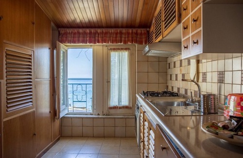 Mondello House | Splendid Apartment entirely on the sea- Free Wi-Fi- Terrace