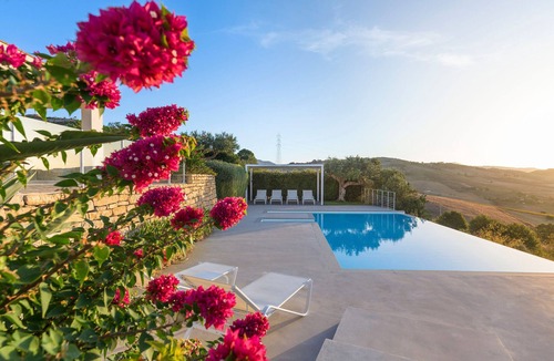 Buseto Palizzolo Villa | Splendid country villa with pool