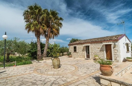 Casa Papa Villa | Splendid luxury residence converted from an old farmhouse with swimming pool and barbecue area, .