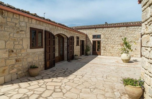 Casa Papa Villa | Splendid luxury residence converted from an old farmhouse with swimming pool and barbecue area, .