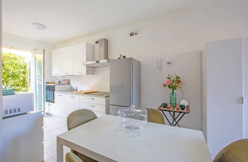 Lenno Apartment | Starlight House - Garden & Garage + Shared Pool