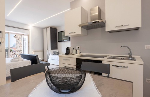 Mistretta Apartment | Studio Apartment 3 with View, Wi-Fi and Air Conditioning