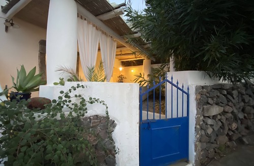 Malfa Apartment | Studio - Eolian Islands - Salina - Malfa