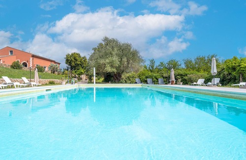 Syracuse Apartment | Studio 'Maria Costanza' with Shared Pool, Wi-Fi and Air Conditioning