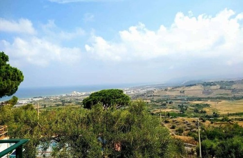 Sciara Apartment | Stunning 2 bedroom self-catering apartment with wifi and AC in Sicilia