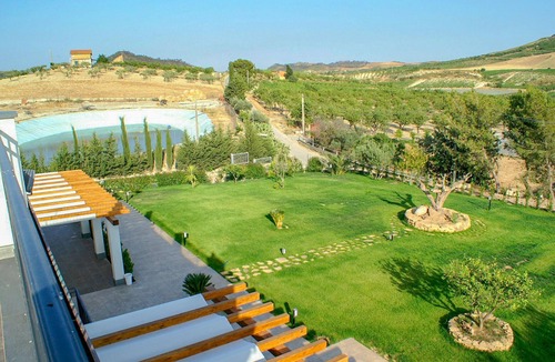 Mazzarino Apartment | Stunning apartment in Mazzarino