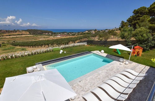 Partinico House | Stunning home in Balestrate