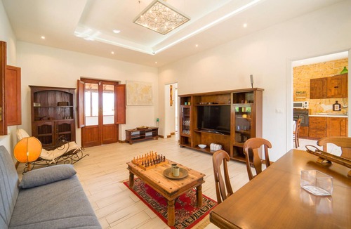 Cinisi House | Stunning home in Cinisi with WiFi