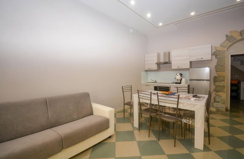 Solarino House | Stunning home in Solarino