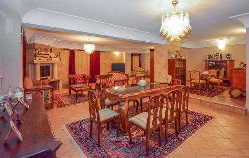 Vittoria House | Stunning Home In Vittoria