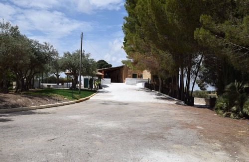 Chiaramonte Gulfi Villa | Stunning private villa for 10 guests with private pool, A/C, WIFI, TV, patio and pets allowed