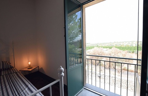 Chiaramonte Gulfi Villa | Stunning private villa for 10 guests with private pool, A/C, WIFI, TV, patio and pets allowed