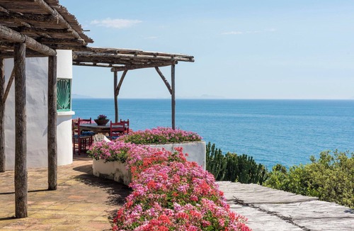San Felice Circeo Villa | Stunning private villa for 12 people with WIFI, A/C, TV, patio, pets allowed and panoramic view