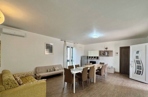 Ragusa Villa | Stunning private villa with WIFI, A/C, private pool, TV, patio, pets allowed and panoramic view