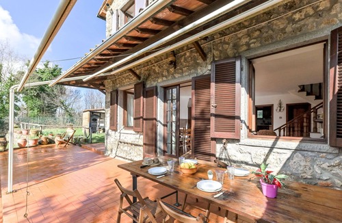Montieri House | Stunning private villa for 8 guests with WIFI, TV, patio and pets allowed