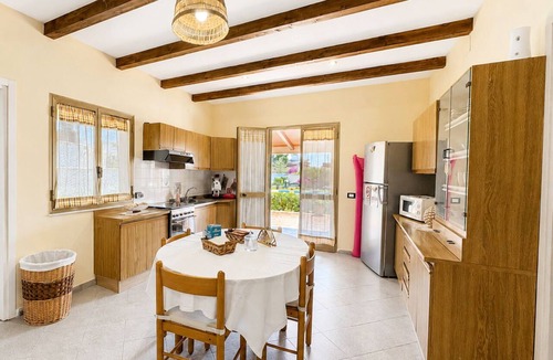 Brucoli Villa | Stunning private villa with private pool, WIFI, A/C, TV, patio, pets allowed and panoramic view