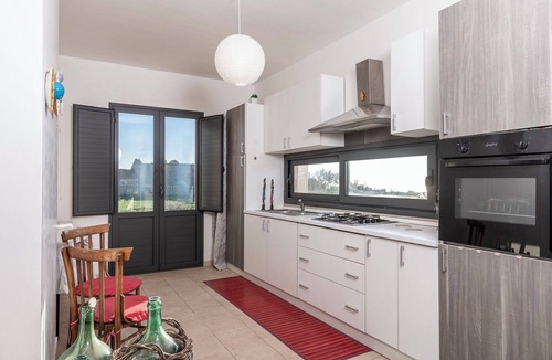 Ragusa Villa | Stunning private villa for 9 people with A/C, WIFI, TV, patio, pets allowed and panoramic view