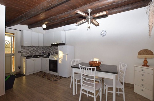 Chiaramonte Gulfi Villa | Stunning villa for 8 guests with WIFI, A/C, private pool, TV, veranda and panoramic view