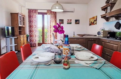 Casa Papa House | Stunning villa for 4 people with WIFI, A/C, private pool, TV and terrace
