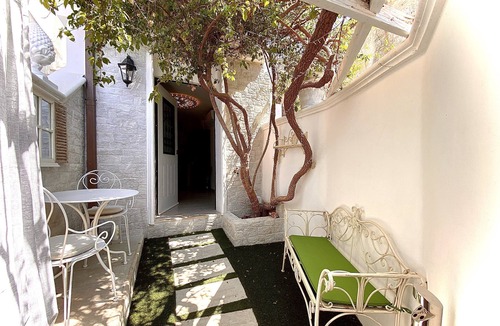 Centro Storico House | Suite Famigliare Deluxe con Grotta Naturale nel Borgo Storico di Massafra