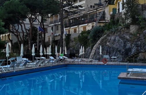 Positano Hotel | SUITE IN 4 STAR HOTEL WITH VERANDA