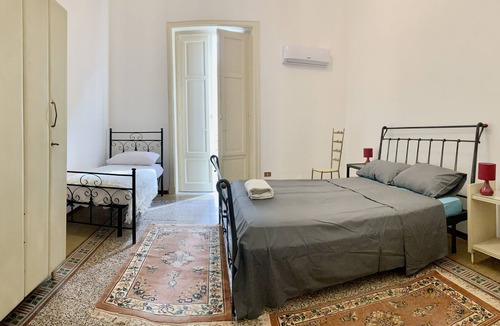 Ruggero Settimo Apartment | Suite on Castelnuovo Square