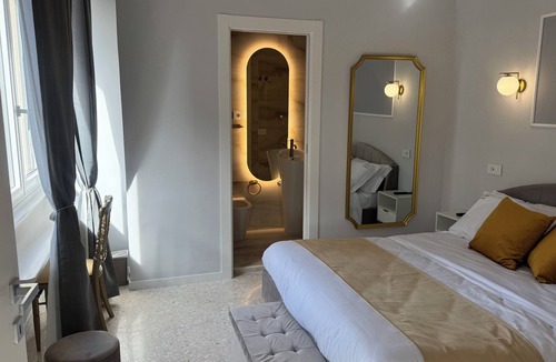 Reggio Calabria Bed & Breakfast | SUITE WITH BALCONY IN B&B AC GOLD BOUTIQUE