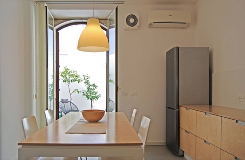 Santa Lucia House | Super FilinonaSuite offer at the gates of Ortigia. Fiber free and self check-in.