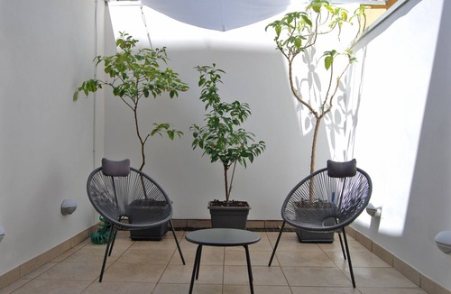 Santa Lucia House | Super FilinonaSuite offer at the gates of Ortigia. Fiber free and self check-in.