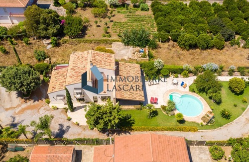 Campofelice di Roccella Villa | Super independent Villa with garden and private pool, 9 beds.the top !