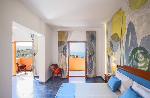 Localita Punta Fram Hotel | Suvaki Resort
