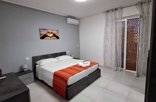 Grottasanta Apartment | Syracuse Tourist apartment complete with everything and close to many services.