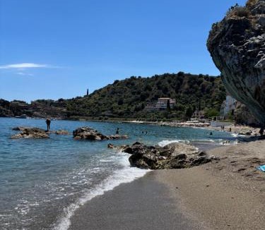 Spisone Apartment | Taormina, casa mediterranea sul mare. Isola Bella.