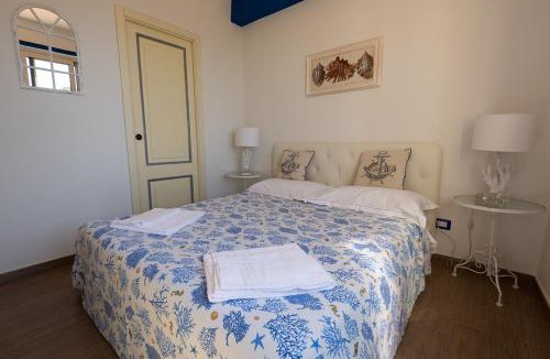 Mazzaro Apartment | Taormina Isola Bella Apartment - Taormina Holidays