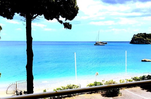 Spisone Apartment | Taormina, Mediterranean house on the sea. Beautiful island.