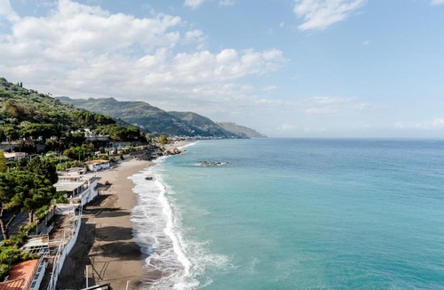Spisone Apartment | Taormina Seaview Studio a few steps from the Beach