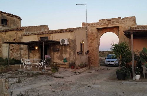 Noto House | The 1800s nest house within the Vendicari reserve