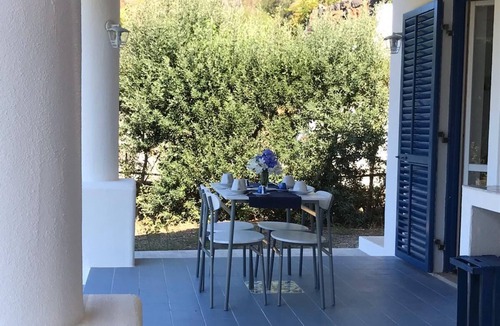 Vulcanello House | THE ABODE OF THE CAPER -LA DIMORA DEL CAPPERO
