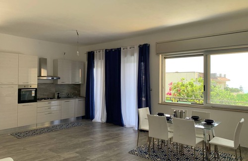Fontane Bianche Villa | The Blue Pearl of White Fountains.