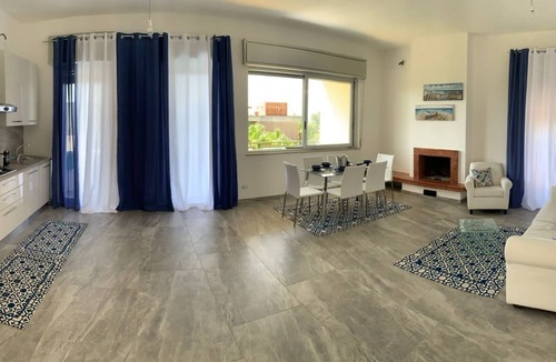 Fontane Bianche Villa | The Blue Pearl of White Fountains.