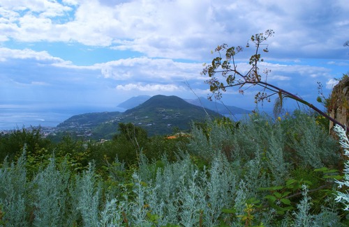 Pianoconte Apartment | The Cave - panoramic studio with patio, Villa Paradis, Lipari