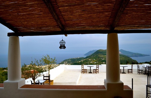 Pianoconte Apartment | The Cave - panoramic studio with patio, Villa Paradis, Lipari