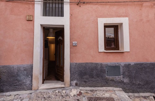 Forza d'Agro House | The "Godfathers Little Mansion"