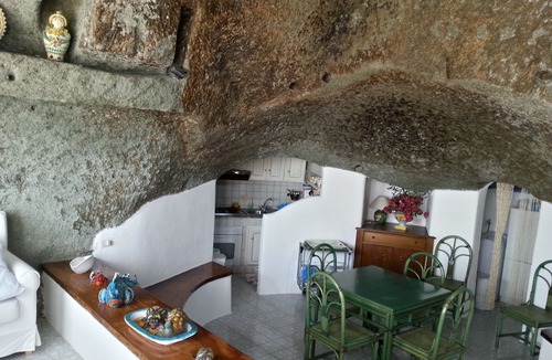 Forio House | The house in the cave