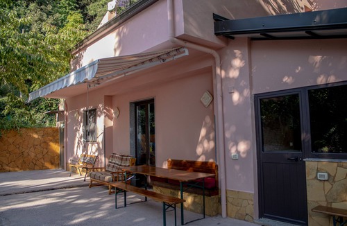 Castelbuono House | The little house in the woods for tourists